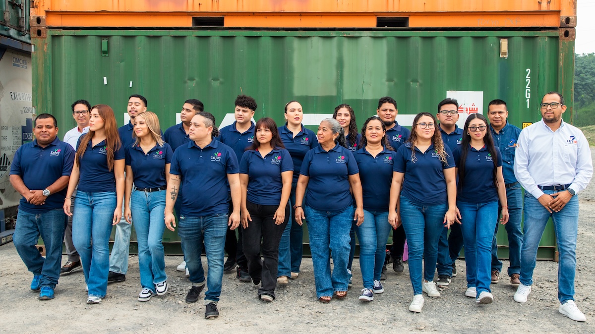Equipo Injoy en oficina